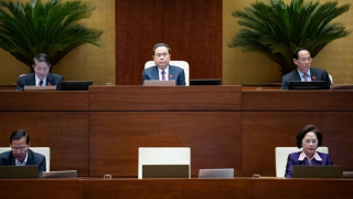 Đại biểu nói hạn mức trả bảo hiểm tiền gửi 125 triệu đồng là thấp, Thống đốc NHNN sẽ rà soát lại