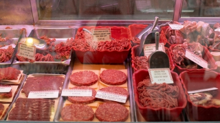 Tổng thống Trump bất ngờ giảm thuế nhập khẩu một loạt hàng hóa