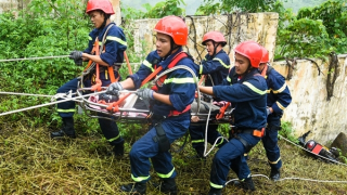 Cảnh sát diễn tập xử lý tai nạn hiểm nguy tại bán đảo Sơn Trà