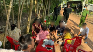 Trắng tay vì cờ bạc xuyên biên giới