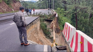Cấm đèo Khánh Lê, hạn chế đèo Sông Pha do mưa lớn, sạt trượt đất
