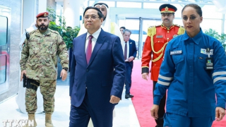 Thủ tướng thăm Tổ hợp lọc hóa dầu Al-zour của Kuwait và làm việc với KFAED