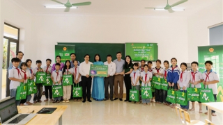 Nestlé trao tặng phòng máy tính giúp học sinh tiếp cận công nghệ
