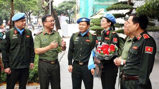 Chuyện về những thầy giáo đội mũ nồi xanh