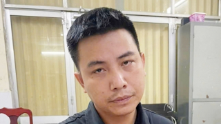 Đọc tin truy nã trên báo, kẻ lừa đảo đến cơ quan Công an đầu thú