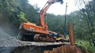 Khẩn trương khắc phục sạt lở trên đèo Mimosa Đà Lạt