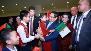 Thủ tướng Phạm Minh Chính và Phu nhân bắt đầu thăm chính thức Algeria