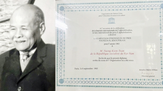 Nhà giáo duy nhất nhận bằng danh dự: Giải thưởng Krupxcaia về hoạt động chống mù chữ