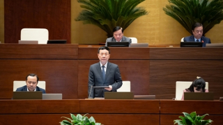 Đề nghị nhà cung cấp và bên triển khai hệ thống phải bồi thường thiệt hại do hệ thống AI gây ra