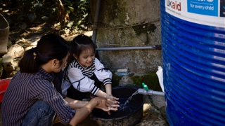 Vương quốc Anh và New Zealand viện trợ cho Việt Nam khắc phục hậu quả bão, lũ