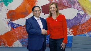 Thủ tướng thăm, làm việc tại thị trường chứng khoán lớn nhất châu Phi