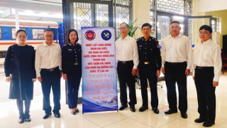 Hải quan lấy người dân, doanh nghiệp làm trung tâm phục vụ