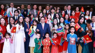 Thủ tướng Phạm Minh Chính gặp gỡ cộng đồng người Việt tại Nam Phi