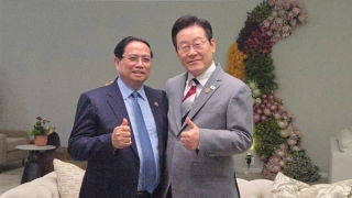 Tổng thống Hàn Quốc: Đẩy mạnh hơn nữa hợp tác lao động với Việt Nam