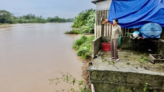 Người dân Quảng Trị “nín thở” giữa mưa lũ và sạt lở