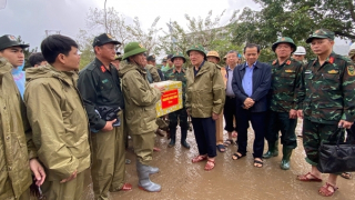 Phó Thủ tướng Thường trực Nguyễn Hoà Bình chỉ đạo tập trung lực lượng, khắc phục hậu quả đợt lũ lịch sử