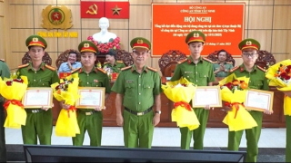 Tây Ninh khen thưởng 12 cá nhân xuất sắc đảm bảo ANTT các xã biên giới