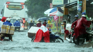 Mưa to từ Quảng Ngãi đến Đắk Lắk và Khánh Hòa, miền Bắc nắng hanh