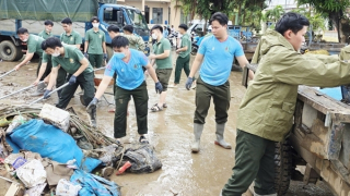 Tăng cường CBCS cùng trang thiết bị đến Đắk Lắk giúp dân khắc phục hậu quả bão lũ