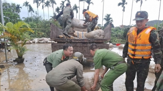 Công an Lâm Đồng tăng cường hỗ trợ, động viên bà con bị thiệt hại sau mưa lũ
