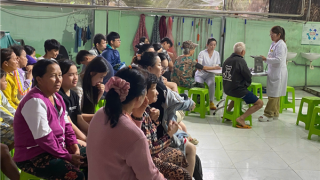 TP Hồ Chí Minh huy động lực lượng y tế chi viện và gửi tặng thuốc cho người dân vùng lũ