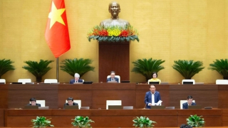 Đại biểu băn khoăn đặc thù cơ quan truyền thông chủ lực đa phương tiện, Bộ trưởng Nguyễn Văn Hùng nói gì?