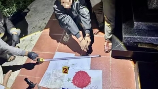 2 đối tượng cất giấu hơn 2.000 viên ma túy tại nghĩa địa để "dùng dần"