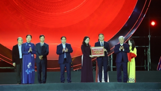 Phát huy tinh thần đại đoàn kết, hướng về đồng bào miền Trung