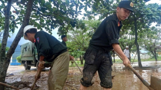 Lũ lụt đi qua, tình quân dân ở lại