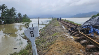 Trước 27/11 khắc phục xong hơn 60 điểm sạt lở trên tuyến đường sắt Bắc - Nam