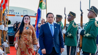 Thủ tướng về tới Hà Nội, kết thúc tốt đẹp chuyến thăm Kuwait, Algeria và Nam Phi