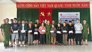 Trường Đại học CSND chung tay cùng nhân dân vùng lũ Đà Nẵng