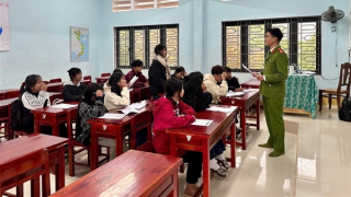 Thắp sáng ước mơ cho học sinh đồng bào dân tộc thiểu số vùng biên