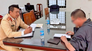 Xử phạt tài xế xe khách cản trở đoàn xe ưu tiên