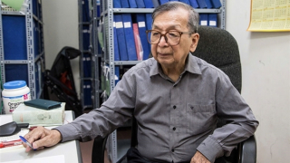 “Chúng ta chỉ là mảnh ván nhỏ trên cây cầu nối quá khứ vào tương lai”