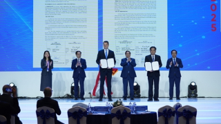 TP Hồ Chí Minh và Diễn đàn Kinh tế Thế giới ra Tuyên bố chung thúc đẩy sản xuất thông minh