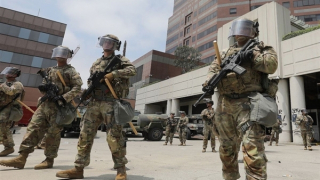 Hai lính Vệ binh Quốc gia bị bắn trọng thương ngay gần Nhà Trắng