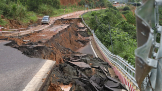 Ngày 30/11 dự kiến thông xe các vị trí sạt lở ở đèo Mimosa và D’Ran