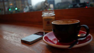 Viết ở quán cà phê xưa