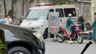 Người phụ nữ rơi từ sân thượng chung cư xuống đất tử vong