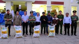 Lâm Đồng: Trao tận tay người dân hàng trăm suất quà của Bộ Công an hỗ trợ