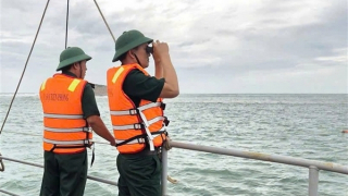 Tìm thấy thi thể thứ hai trong vụ 3 ngư dân mất tích khi tàu cá bị sóng gió đánh chìm