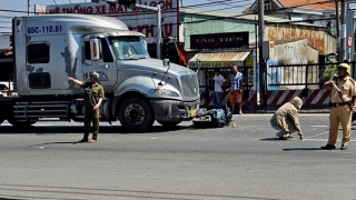 Va chạm với xe đầu kéo, 1 người tử vong