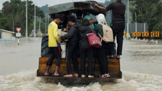 Bão lũ cướp đi sinh mạng của hàng trăm người ở Đông Nam Á