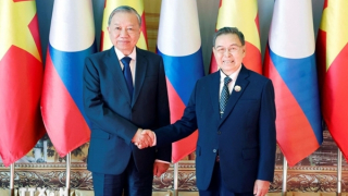 Tổng Bí thư Tô Lâm hội kiến Chủ tịch Quốc hội Lào, nâng tầm quan hệ Việt-Lào