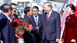 Tổng Bí thư Tô Lâm và Phu nhân đến Vientinane, bắt đầu thăm cấp Nhà nước tới Lào