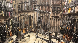 Buôn bán súng máy bất hợp pháp tại Mỹ