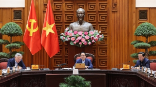 Xây dựng giải pháp tổng thể, toàn diện, căn cơ phòng, chống sụt lún, sạt lở, ngập úng, hạn hán, xâm nhập mặn vùng ĐBSCL