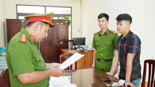 Bắt đối tượng dùng dao bấm đâm 2 người bị thương