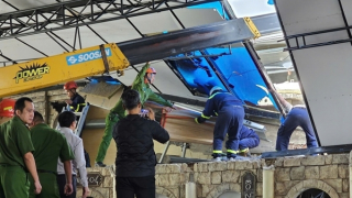 Sập công trình đang cải tạo khiến một công nhân tử vong